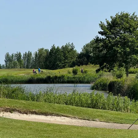 Semesterbostad Aangenaam Dirkshorn